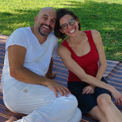 מנחים ליוגה צחוק