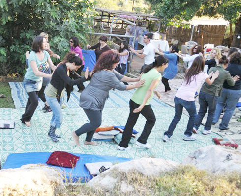 סדנאות צחוק למסיבות פרטיות