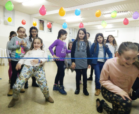 סדנת צחוק לבנות ליום הולדת 9